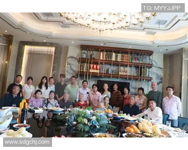 姚明家族聚会温馨时刻回顾亲情与团圆的美好瞬间