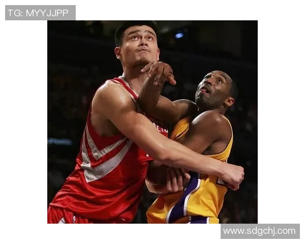 姚明肘击事件引发的篮球界风波与运动员精神的深思 姚明肘击事件引发的篮球界风波与运动员精神的深思