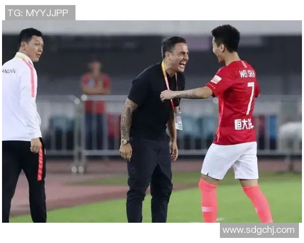 卡纳瓦罗在国际赛场为国争光的荣耀与肩负的责任之旅 卡纳瓦罗在国际赛场为国争光的荣耀与肩负的责任之旅