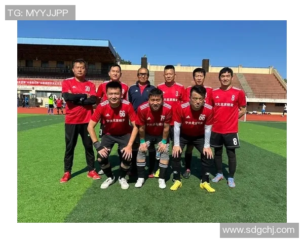 足球明星齐聚一堂精彩合照分享与背后故事揭秘 足球明星齐聚一堂精彩合照分享与背后故事揭秘